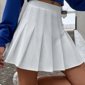 SHEIN white pleated skirt